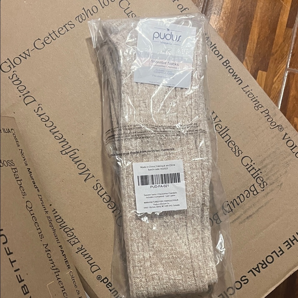 Pudu Lifestyle Co. Beige Sweater Socks